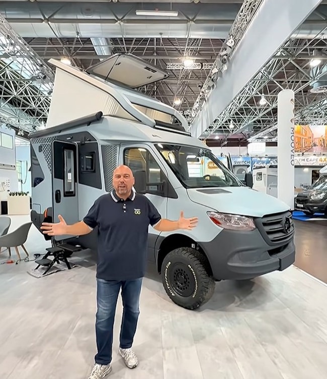 Presentazione del camper 4x4 cinese HMT allo stand di Düsseldorf