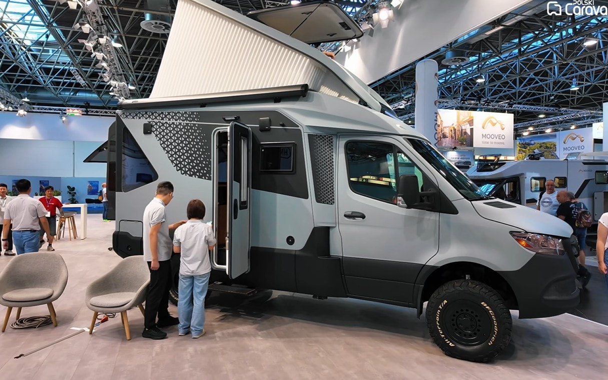 Camper cinese 4x4 HMT Solutions al Caravan Salon Düsseldorf